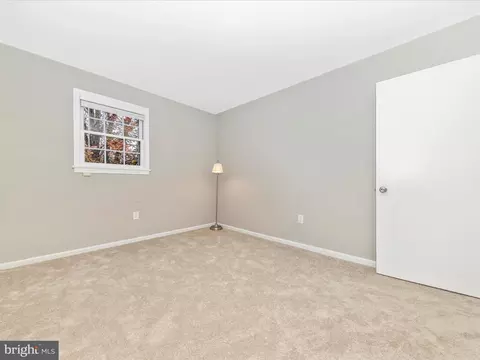 Bedroom - 13816 N Gate Dr, Silver Spring, MD 20906 photo 6 of 10