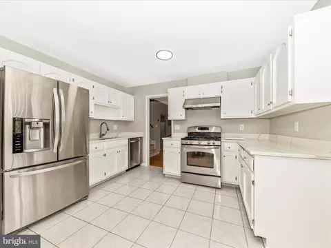 Kitchen - 13816 N Gate Dr, Silver Spring, MD 20906 photo 3 of 6