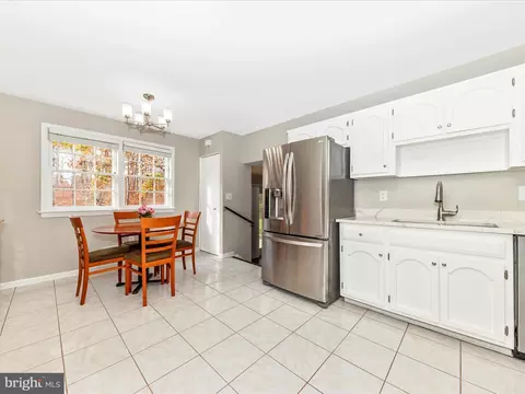 Kitchen - 13816 N Gate Dr, Silver Spring, MD 20906 photo 5 of 6