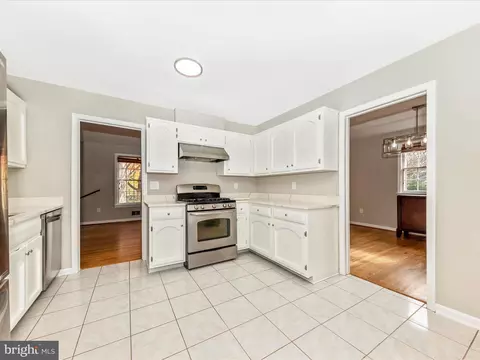 Kitchen - 13816 N Gate Dr, Silver Spring, MD 20906 photo 2 of 6