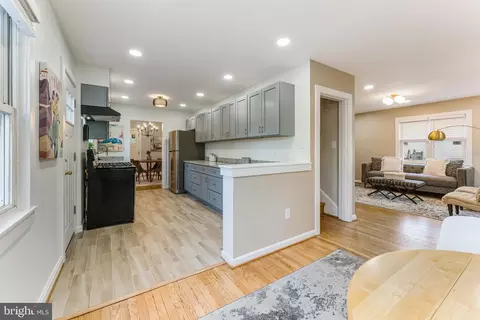 Entry Way - 618 Potomac Ave, Silver Spring, MD 20910 photo 3 of 12