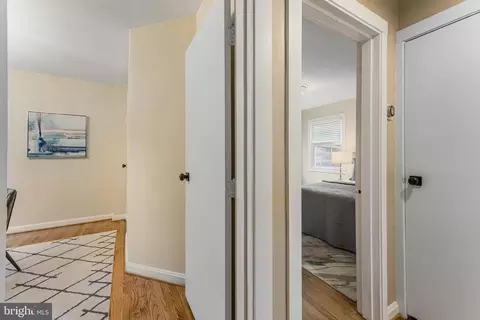 Entry Way - 618 Potomac Ave, Silver Spring, MD 20910 photo 5 of 12
