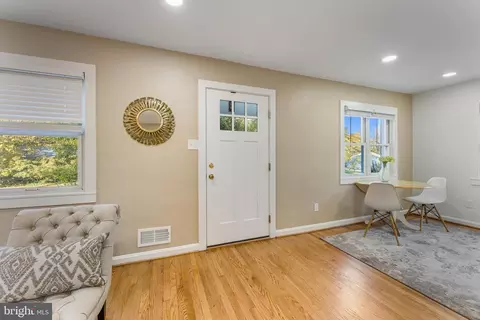 Entry Way - 618 Potomac Ave, Silver Spring, MD 20910 photo 1 of 12