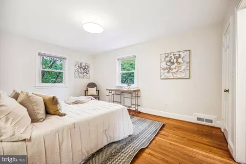 Bedroom - 1502 Live Oak Dr, Silver Spring, MD 20910 photo 3 of 7