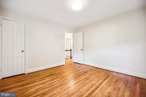 Bedroom - 1502 Live Oak Dr, Silver Spring, MD 20910 photo 4 of 7