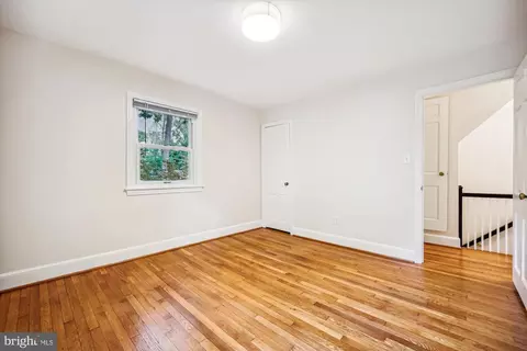 Bedroom - 1502 Live Oak Dr, Silver Spring, MD 20910 photo 5 of 7