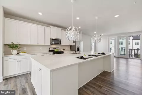 2547 Auden Dr, Silver Spring, MD 20906