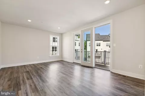 Living - 2547 Auden Dr, Silver Spring, MD 20906 photo 4 of 4