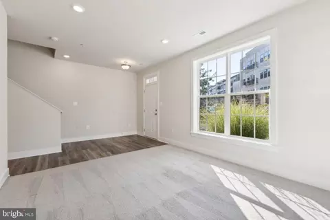Living - 2547 Auden Dr, Silver Spring, MD 20906 photo 2 of 4