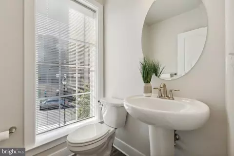 Entry Way - 2547 Auden Dr, Silver Spring, MD 20906 photo 3 of 6
