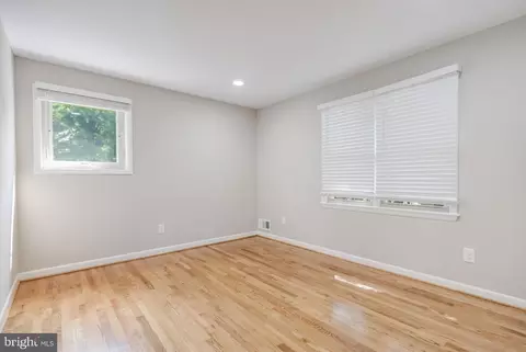 Bedroom - 11501 Regency Dr, Potomac, MD 20854 photo 3 of 5