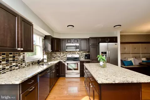 Kitchen - 11324 Baritone Ct, Silver Spring, MD 20901 photo 3 of 7