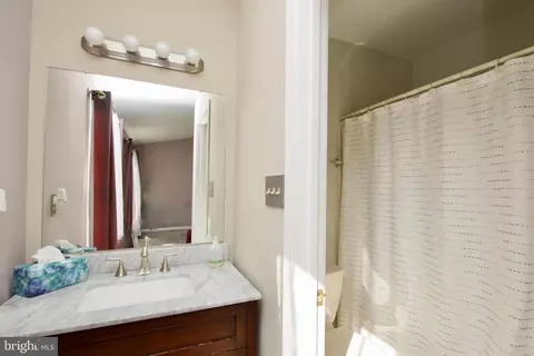 Bath - 11324 Baritone Ct, Silver Spring, MD 20901 photo 3 of 5