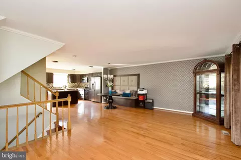 Living - 11324 Baritone Ct, Silver Spring, MD 20901 photo 1 of 3