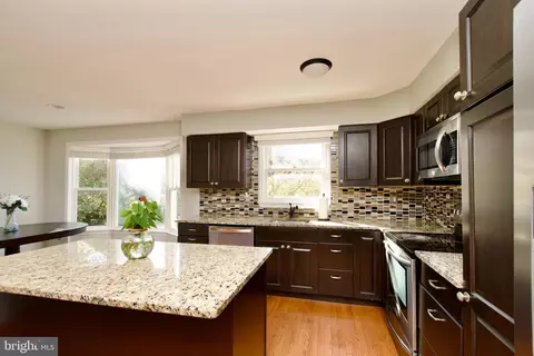 Kitchen - 11324 Baritone Ct, Silver Spring, MD 20901 photo 6 of 7