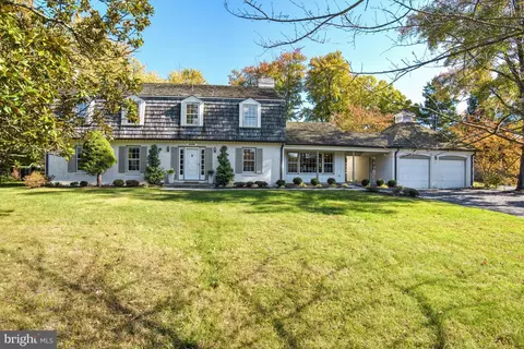6200 Meadow Ct, North Bethesda, MD 20852