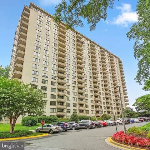 5225 Pooks Hill Rd #106 N, Bethesda, MD 20814