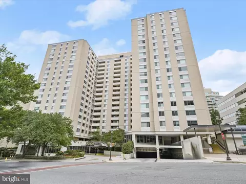 4601 N Park Ave #1004-D, Chevy Chase, MD 20815