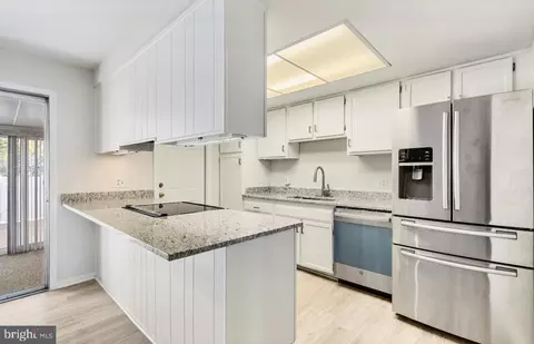 Kitchen - 3406 Hallaton Ct #165-A, Silver Spring, MD 20906 photo 2 of 2
