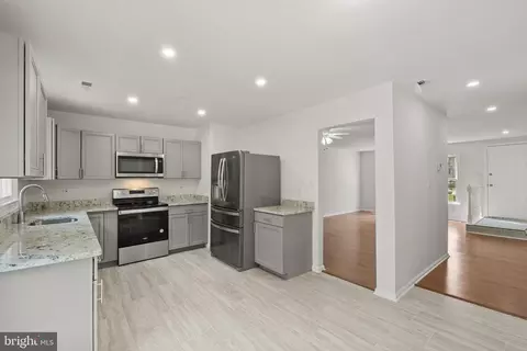 Entry Way - 13031 Brahms Ter, Silver Spring, MD 20904 photo 4 of 6