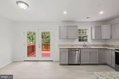 Entry Way - 13031 Brahms Ter, Silver Spring, MD 20904 photo 2 of 6