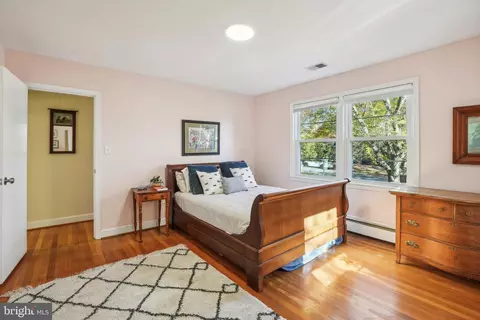Bedroom - 10404 Naglee Rd, Silver Spring, MD 20903 photo 4 of 4