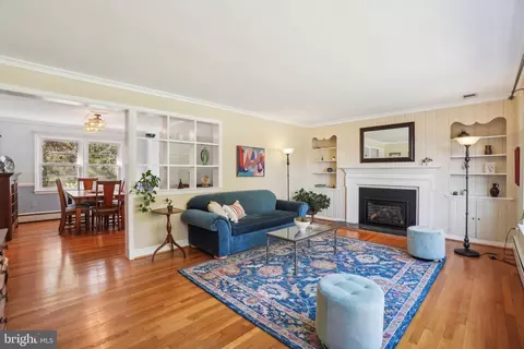 Living - 10404 Naglee Rd, Silver Spring, MD 20903 photo 1 of 3