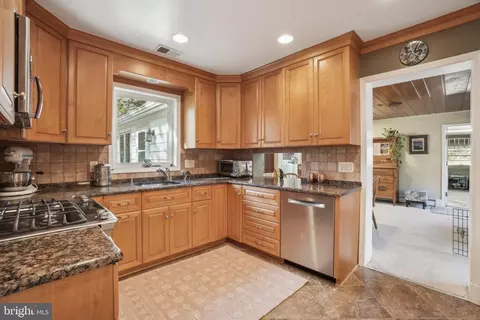 Kitchen - 10404 Naglee Rd, Silver Spring, MD 20903 photo 1 of 2