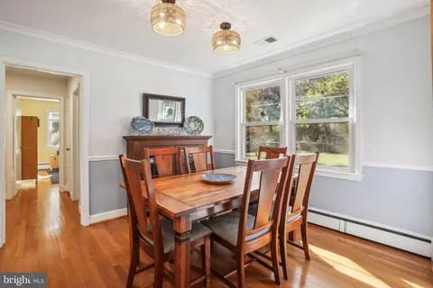 Dining - 10404 Naglee Rd, Silver Spring, MD 20903 photo 2 of 3
