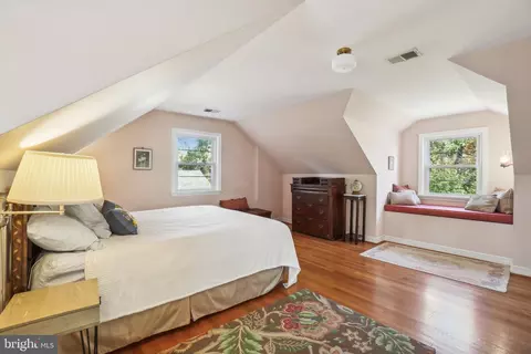 Bedroom - 10404 Naglee Rd, Silver Spring, MD 20903 photo 2 of 4