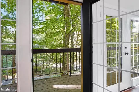 Entry Way - 302 Mississippi Ave, Silver Spring, MD 20910 photo 3 of 4