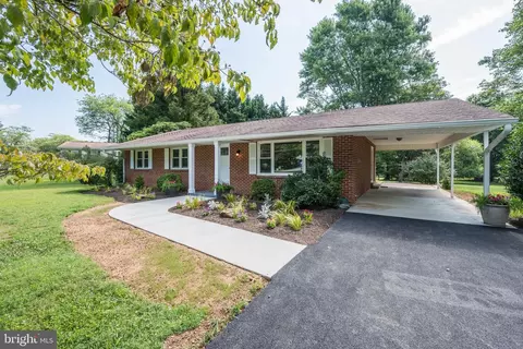24913 Silver Crest Dr, Gaithersburg, MD 20882
