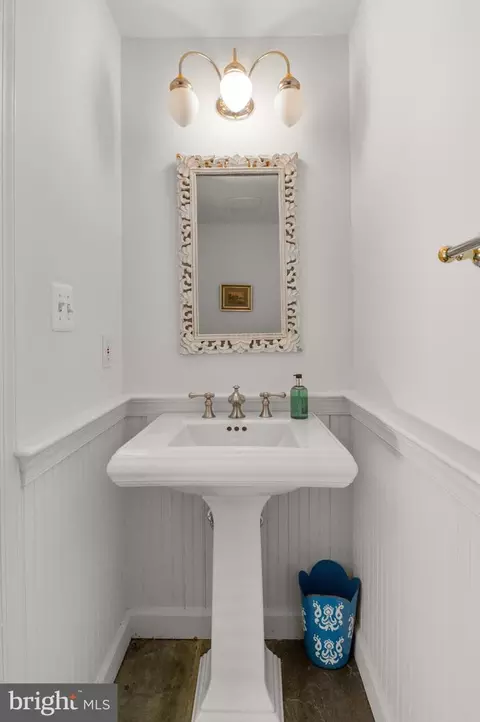 Bath - 12815 River Rd, Potomac, MD 20854 photo 8 of 8