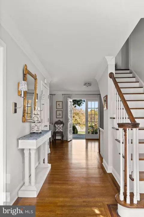 Entry Way - 12815 River Rd, Potomac, MD 20854 photo 2 of 8