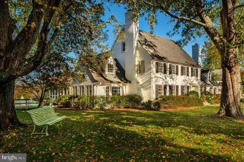 Exterior - 12815 River Rd, Potomac, MD 20854 photo 4 of 26