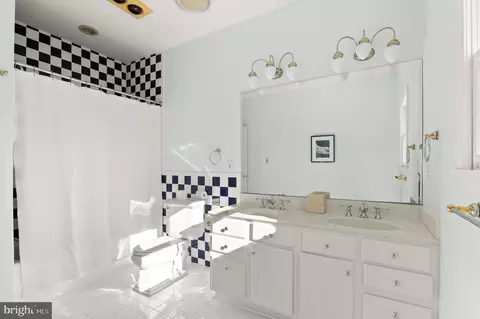Bath - 12815 River Rd, Potomac, MD 20854 photo 7 of 8