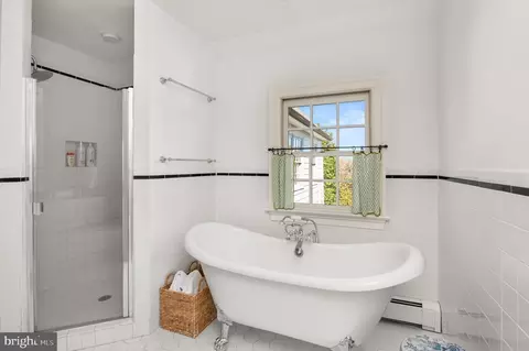 Bath - 12815 River Rd, Potomac, MD 20854 photo 4 of 8