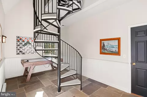 Entry Way - 12815 River Rd, Potomac, MD 20854 photo 8 of 8