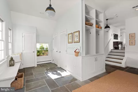 Entry Way - 12815 River Rd, Potomac, MD 20854 photo 5 of 8