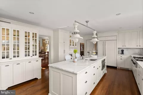 Kitchen - 12815 River Rd, Potomac, MD 20854 photo 4 of 5