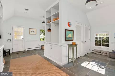 Entry Way - 12815 River Rd, Potomac, MD 20854 photo 4 of 8
