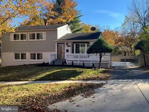 1233 Gladstone Dr, Rockville, MD 20851