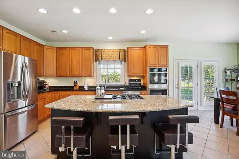 Kitchen - 18307 Crestmount Rd, Boyds, MD 20841 photo 4 of 5