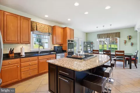 Kitchen - 18307 Crestmount Rd, Boyds, MD 20841 photo 5 of 5