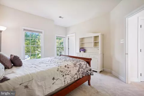 Bedroom - 18307 Crestmount Rd, Boyds, MD 20841 photo 4 of 9