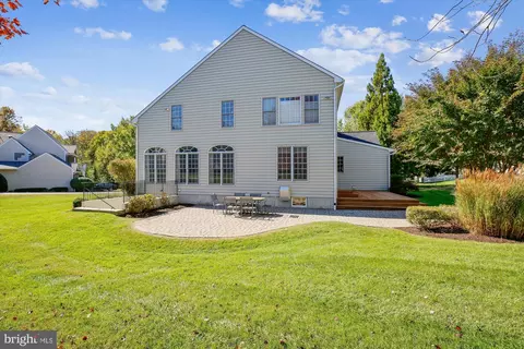 Exterior - 18307 Crestmount Rd, Boyds, MD 20841 photo 4 of 9