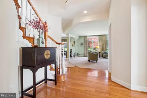 Entry Way - 18307 Crestmount Rd, Boyds, MD 20841 photo 3 of 8