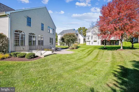Exterior - 18307 Crestmount Rd, Boyds, MD 20841 photo 5 of 9