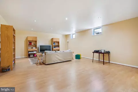 Living - 18307 Crestmount Rd, Boyds, MD 20841 photo 6 of 6