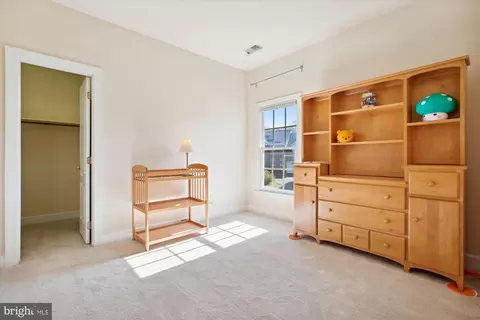 Bedroom - 18307 Crestmount Rd, Boyds, MD 20841 photo 6 of 9